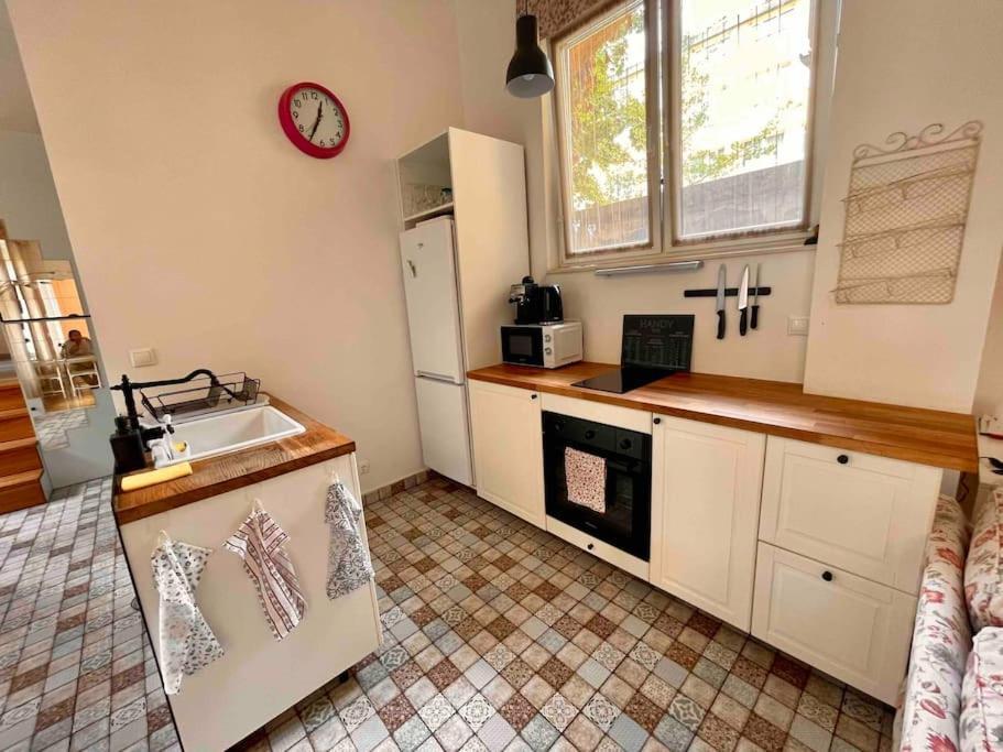 Knezits Spacious Ac Terrace Free Parking Budapest Eksteriør billede